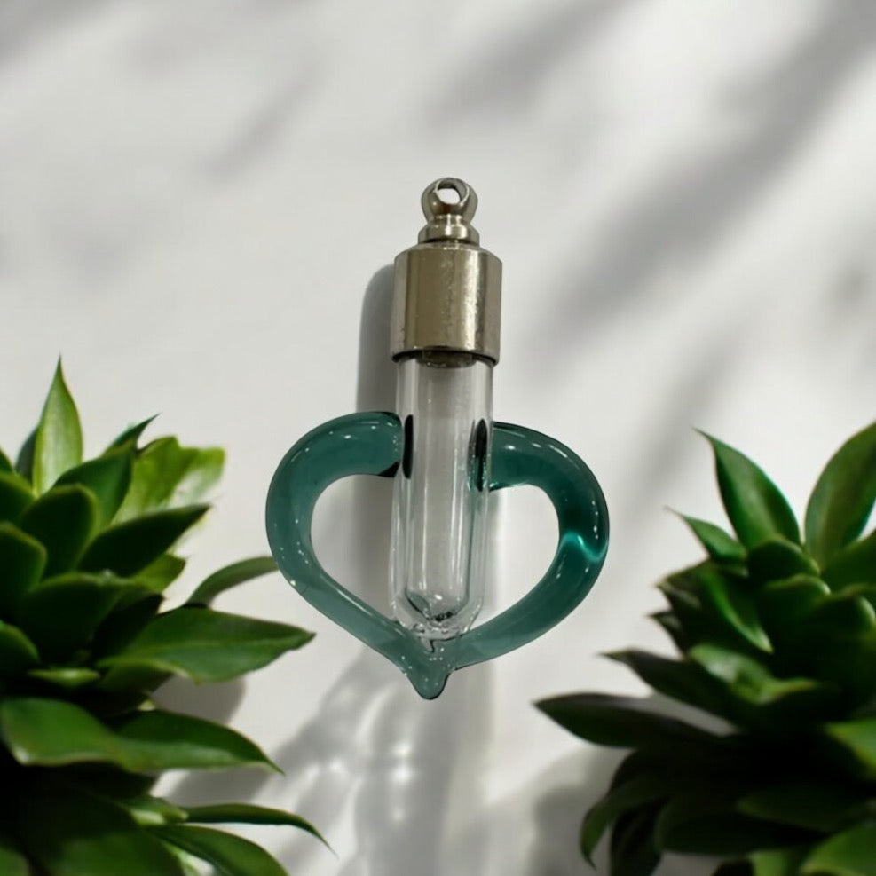 Collar de corazón turquesa o llavero escribiendo en joyas hechas a mano de arroz