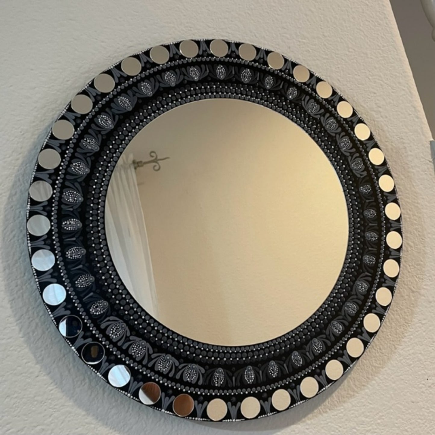 Espejo blanco y negro Dot Art Mandala Pintura acrílica hecha a mano Arte de la pared Decoración