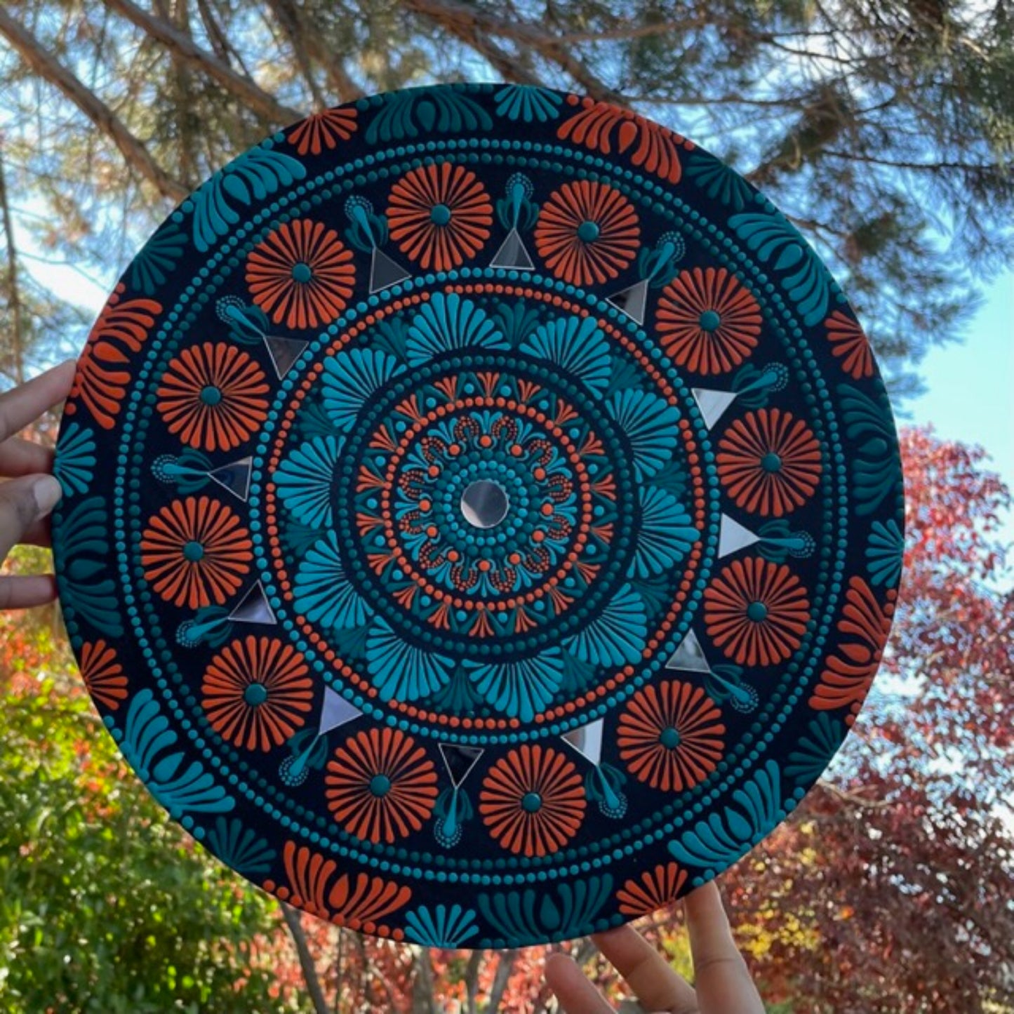 Mandala con espejos Dot Art Naranja Mar Verde y Azul Colores Pintura acrílica hecha a mano