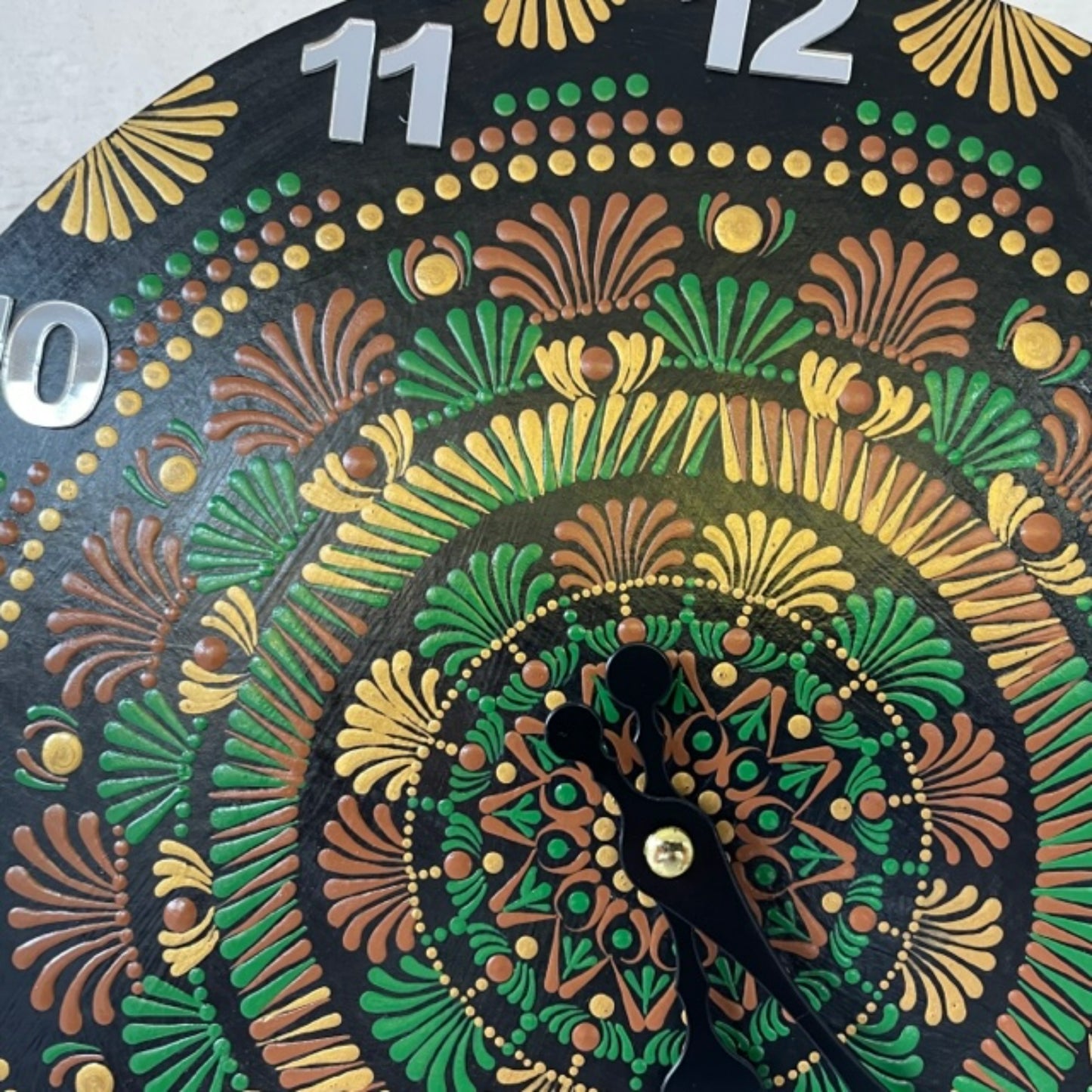 Reloj de pared con intrincado trabajo de puntos, arte de Mandala, pintura acrílica hecha a mano, decoración para el hogar y la Oficina
