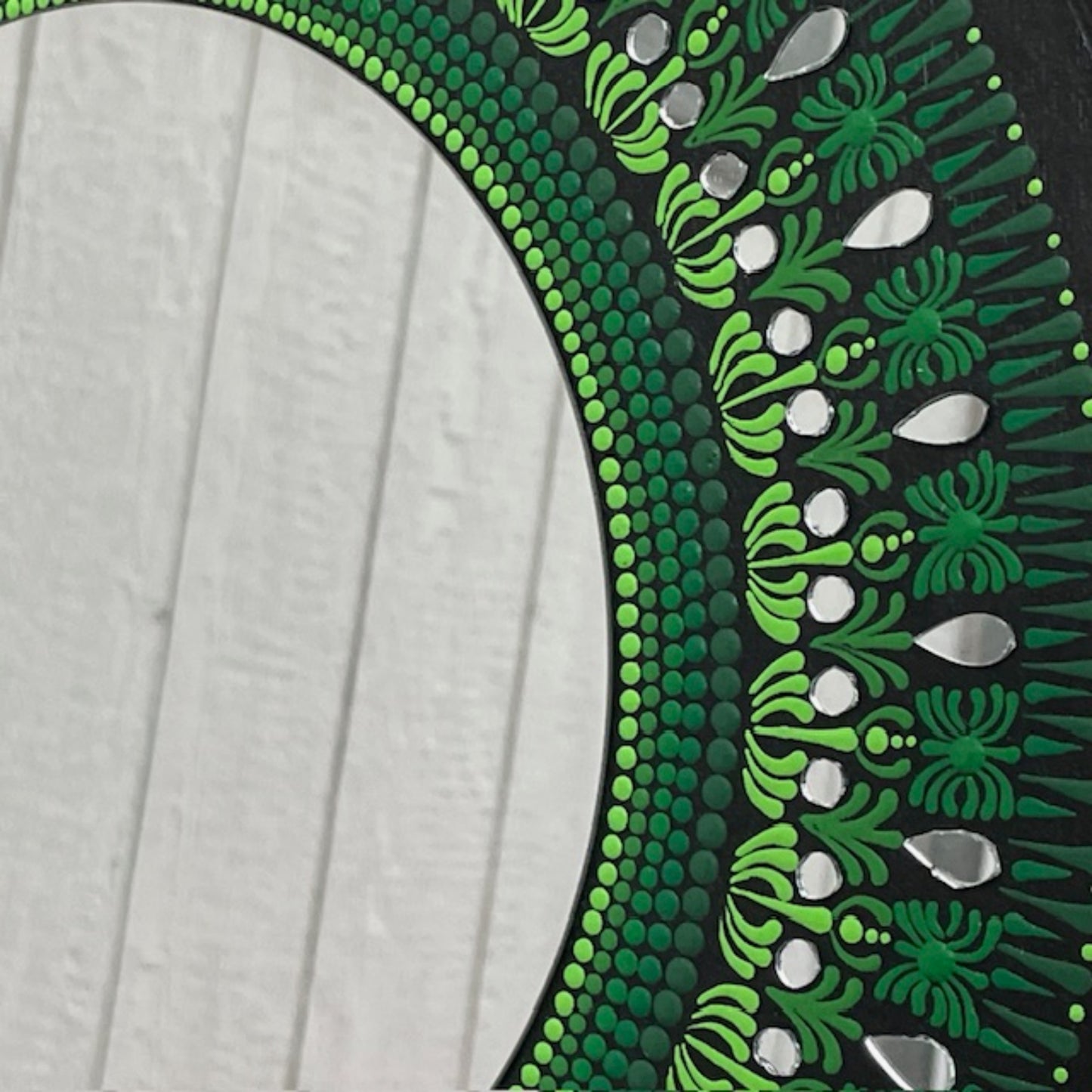 Espejo de pared Mandala de arte de puntos con tonos de pintura acrílica verde decoración de oficina en el hogar