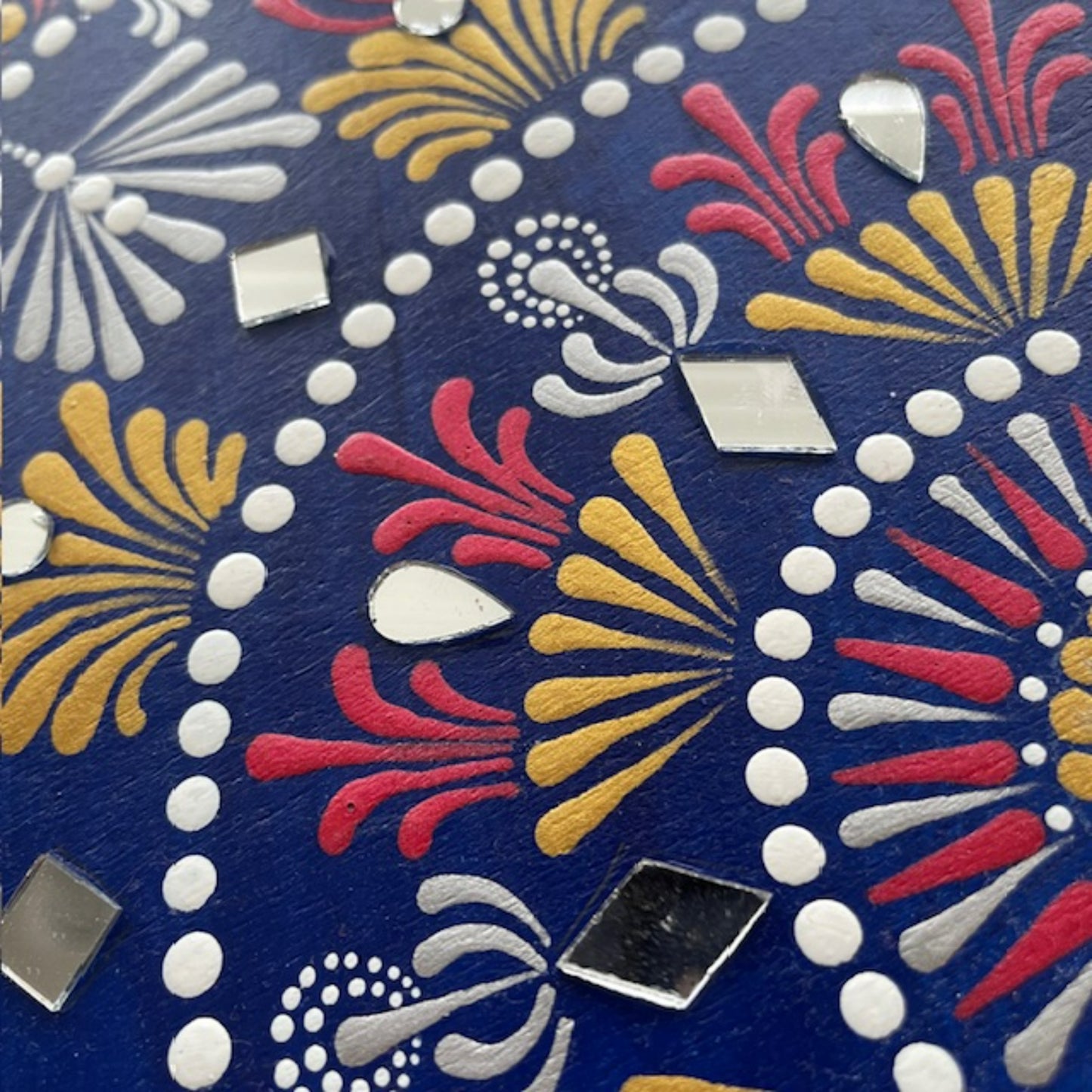 Mandala con espejos Arte de puntos con tonos de azul, dorado, rojo, blanco, decoración de pared hecha a mano para el hogar y la oficina