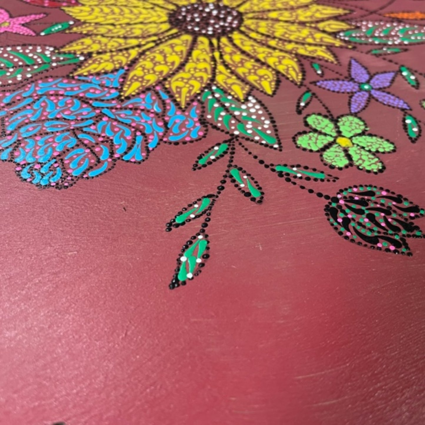 Arreglos florales con decoración artística de puntos multicolores para el hogar o la oficina