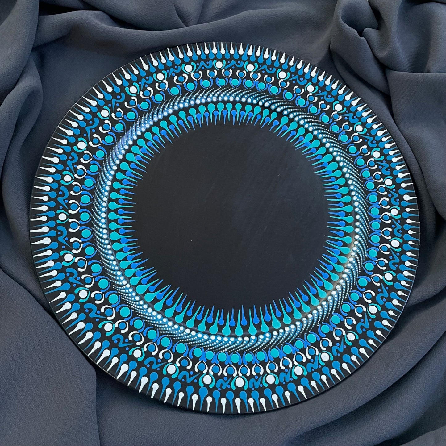 Centro de mesa decorativo con mandala en tonos azules, Henna Mehndi, cargador para eventos