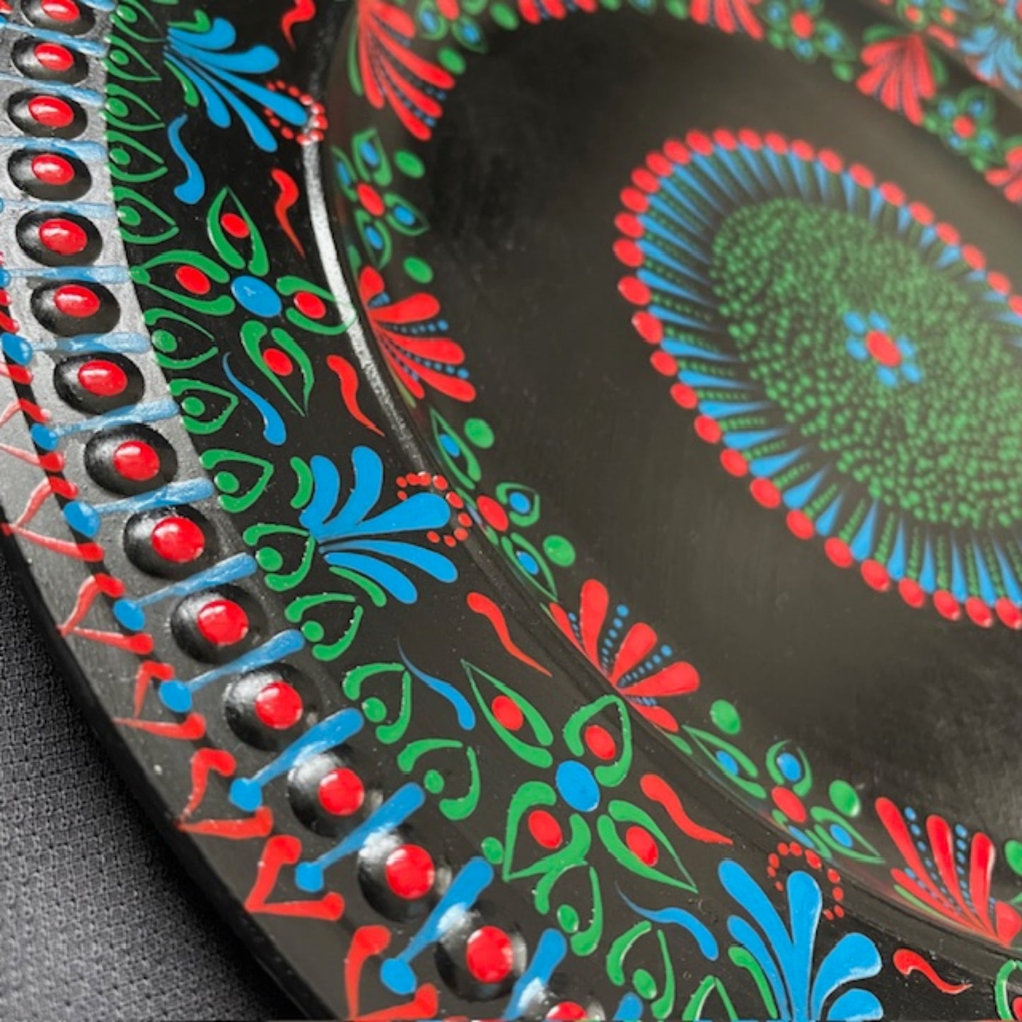 Centro de mesa de boda con mandala y diseño floral de puntos, Henna Mehndi, cargador para eventos