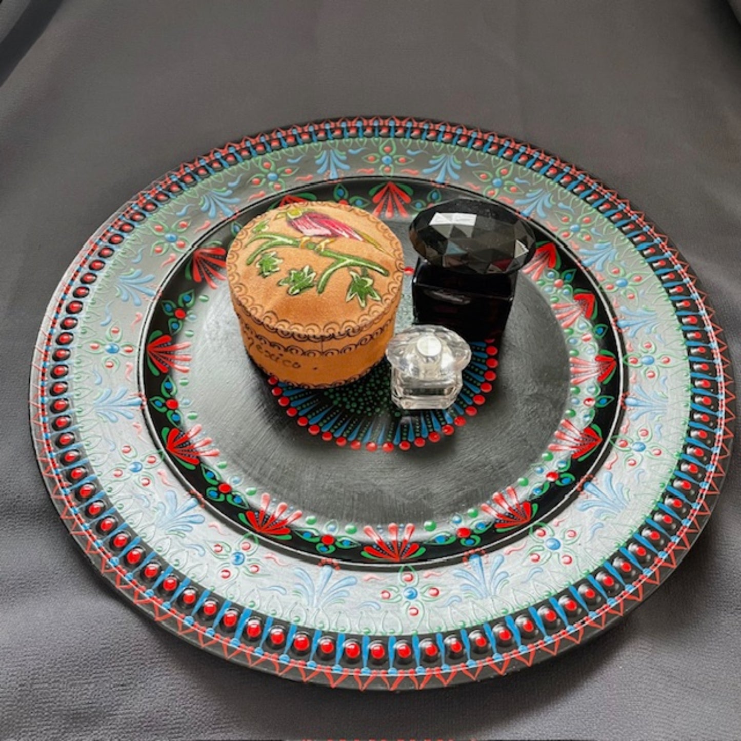Centro de mesa de boda con mandala y diseño floral de puntos, Henna Mehndi, cargador para eventos
