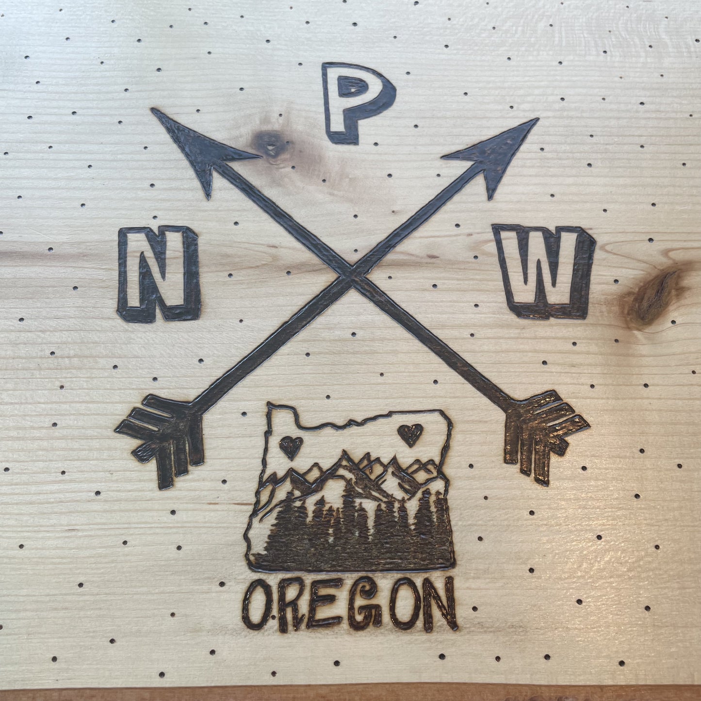 PNW Arrows Oregon Butter Board Bandeja de servicio Madera quemada a mano