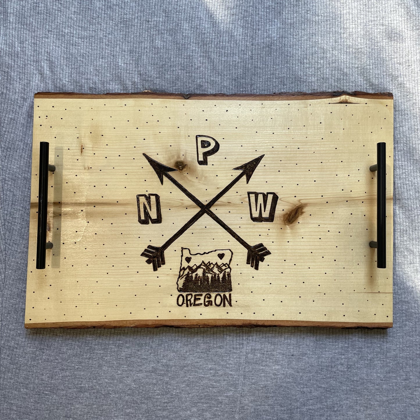PNW Arrows Oregon Butter Board Bandeja de servicio Madera quemada a mano