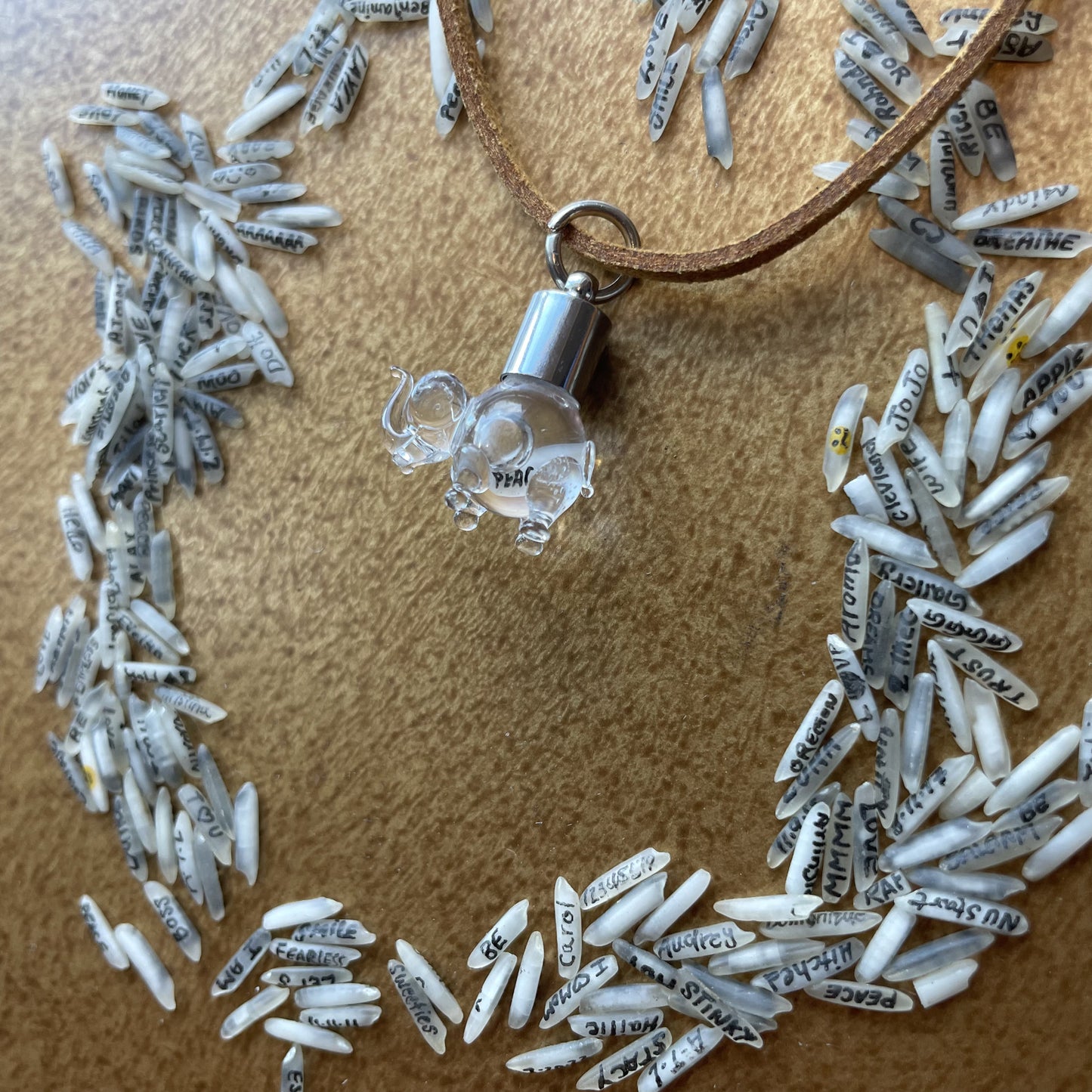 Collar de elefante PEACE hecho a mano joyería única vendedor de EE. UU.
