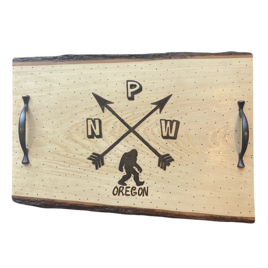Bigfoot PNW flechas tablero de mantequilla tablero de charcutería madera quemada hecha a mano