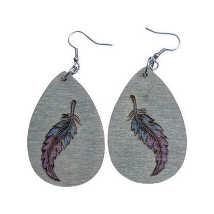 Pendientes de plumas Madera hecha a mano Quemada y pintada Moda Lágrima ligera