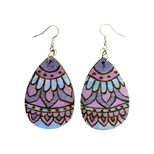 Pendientes de diseño de mandala floral Madera hecha a mano quemada y pintada Lágrima ligera de moda