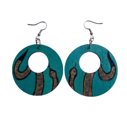 Pendientes de serpiente hechos a mano madera quemada y pintada moda peso ligero redondo