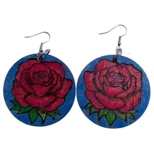 Pendientes de rosas rojas hechos a mano madera quemada y pintada moda peso ligero redondo