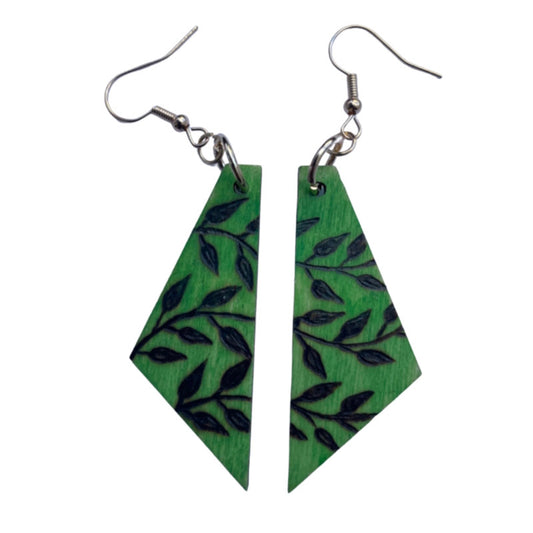 Pendientes de vides verdes hechos a mano madera quemada y pintada moda peso ligero