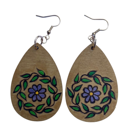 Pendientes de vides de flores púrpuras hechos a mano madera quemada y pintada moda lágrima ligera