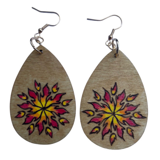 Pendientes de fuego de llamas calientes hechos a mano madera quemada y pintada moda lágrima ligera